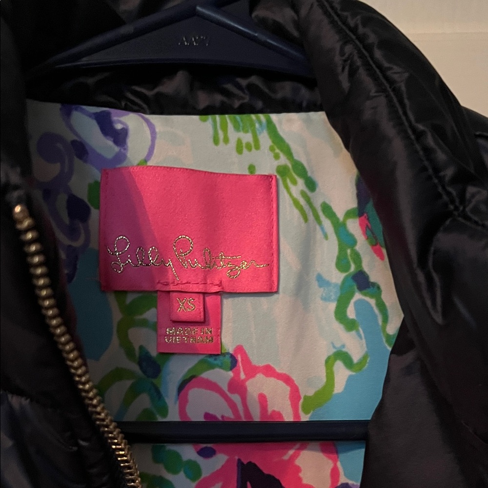 Lilly Pulitzer Navy Blue Quilted Vest - Picture 2 of 4